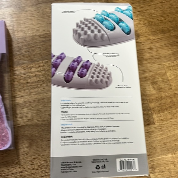 Shiatsu Foot Roller and Hot/Cold Spa Pillow - Picture 3 of 5